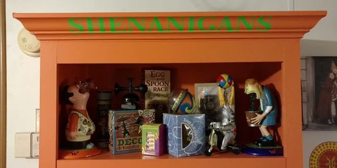 MuggleNet's tweet photo. If you're looking for a fun new project to help you display all of the awesome "Potter" merch you got for the holidays, then gosh, do we have the perfect project for you: a DIY Weasley shelf. Check it out here: https://t.co/Ag2kjVsM7F #PotterDIY https://t.co/boMjmVZ14R