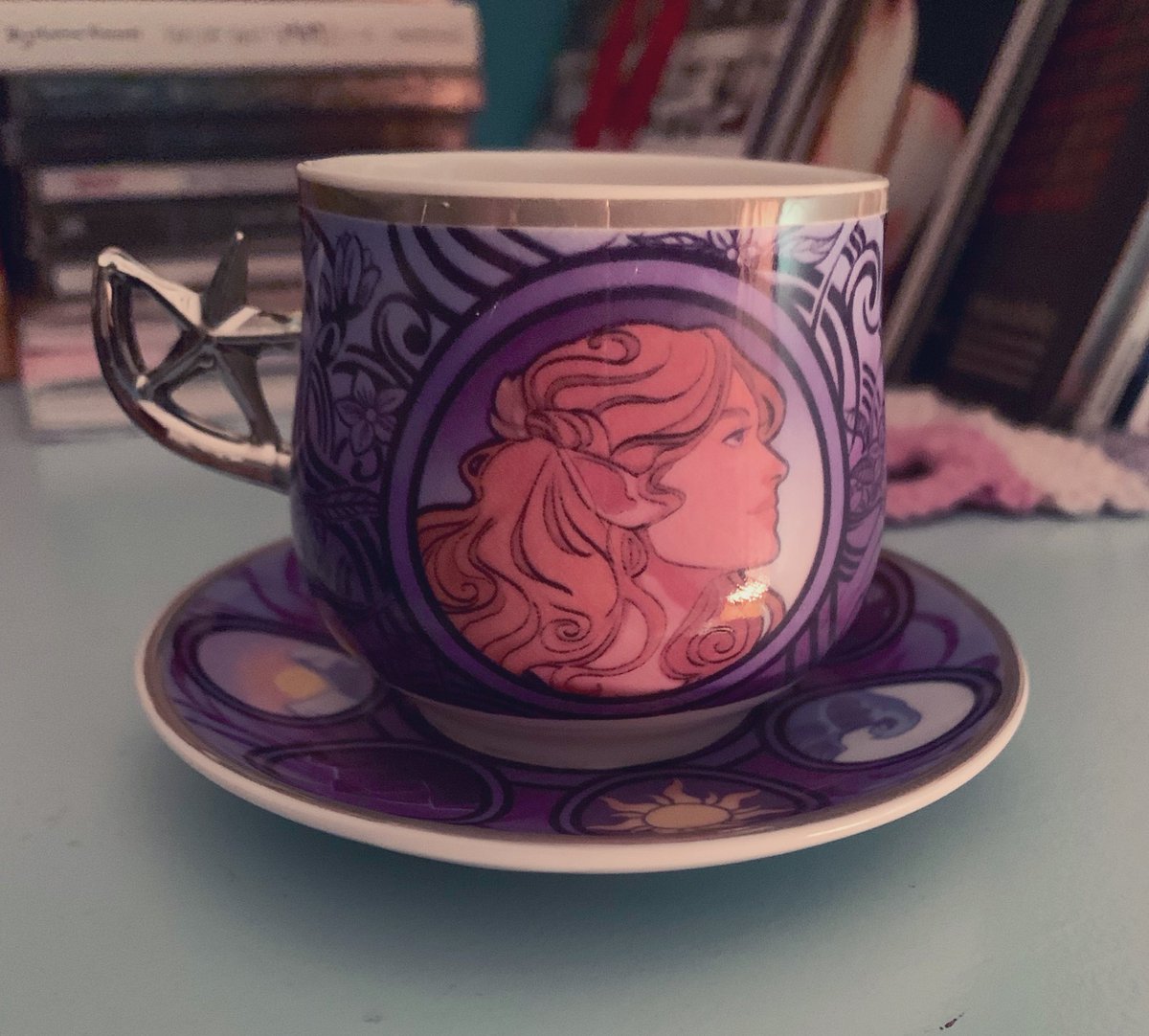 angtaysversion's tweet photo. The recent discovery that bookish teacups are a thing is a tragedy to my bank account. Anywho!
✨night triumphant, stars eternal✨
#acotar #litjoy #SarahJMaas https://t.co/njzV9Ex2wK