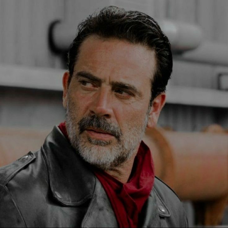 _MartinaTWD's tweet photo. Jeffrey we love you and support you for what you do for us.

@JDMorgan 

#jeffeydeanmorgan #negan #twd #theunholy #seattle #Seahawks #narrator #actor #fridaynight #TheSatoProject https://t.co/6USkhl7M54