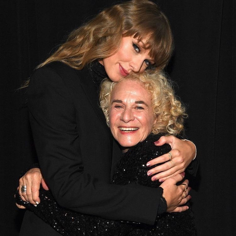 Nada_cherrah's tweet photo. Someday Iβll be singing one of @taylorswift13βs most iconic songs in The Rock & Roll Hall Of Fame.
#twoicons https://t.co/hc6fTGFn6C