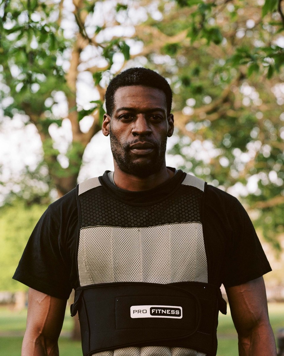 JoelJohn_eth's tweet photo. A few from a collection I shot during the first Lockdown.

'Homerton 2020' is a project I set myself to document the community I was in at that time, concentrating on how locals were utilising the outdoors and the oddly quiet spaces of the east London district. #nftphotography https://t.co/uub1XziMKW