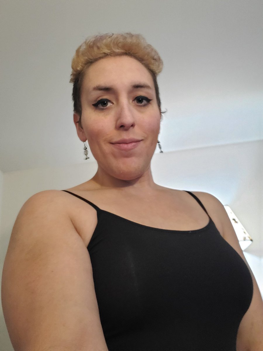 MAV_exe's tweet photo. I actually used concealer today! It's been so long since I've done this much makeup lol
#me #TransIsBeautiful #ThisIsWhatTransLooksLike #transwoman #TransGirl #GirlsLikeUs #subtlemakeup #nofilter https://t.co/N13WwApPce