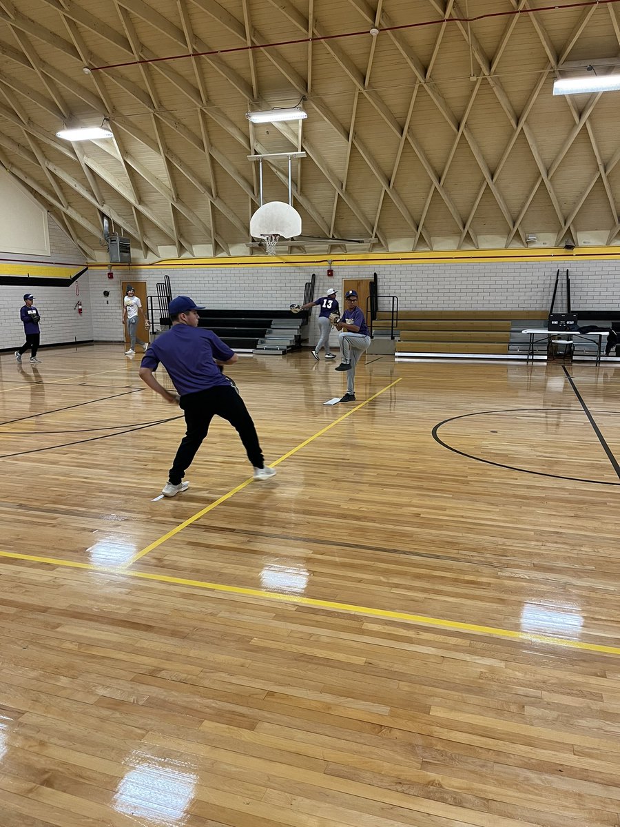 On behalf of <a href="/mchibsball/">McHi Baseball</a> we’d like to give a huge shoutout to <a href="/TerriersTravis/">TravisTerriers</a> and <a href="/RickRomeros/">Rick Romeros</a> for allowing us to use their athletic facilities. Boys got a great workout on a cold morning. Really appreciate it! Go Dawgs!!! <a href="/BaseballMchi/">McHi Baseball</a>  #RGVbaseball2022