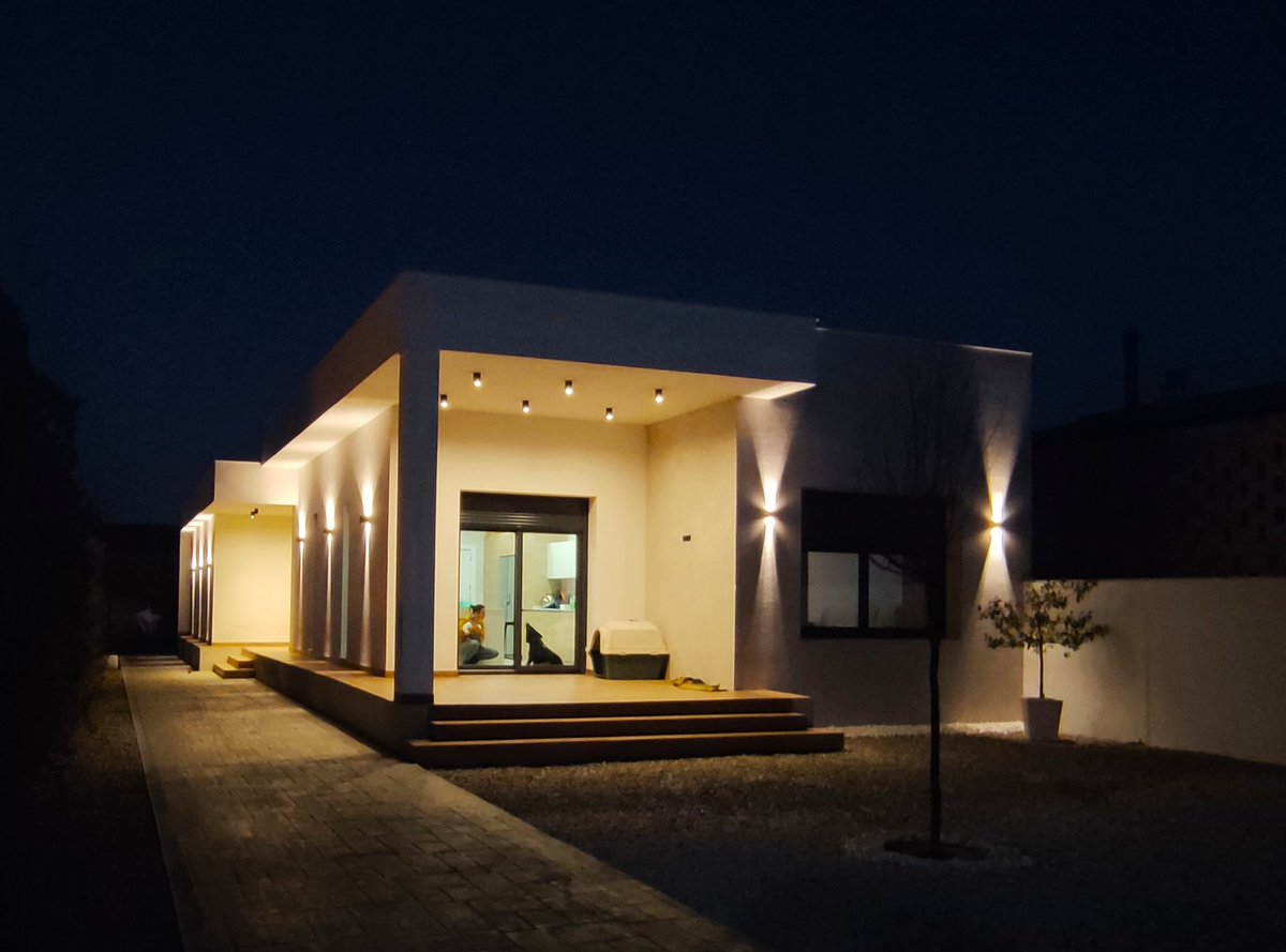 m14Arquitectura's tweet photo. #CasaDama Vivienda unifamiliar adosada en #FuenteVaqueros 170m2 construidos en planta baja y desarrollados en torno a un patio de luz. 
__________________
#m14arquitectura

#Granada #Gojar #Ogijares #LaZubia #Armilla #Dilar #Otura #Churriana #ArquitectosGranada #Arquitectura https://t.co/xbYQ56CO8S
