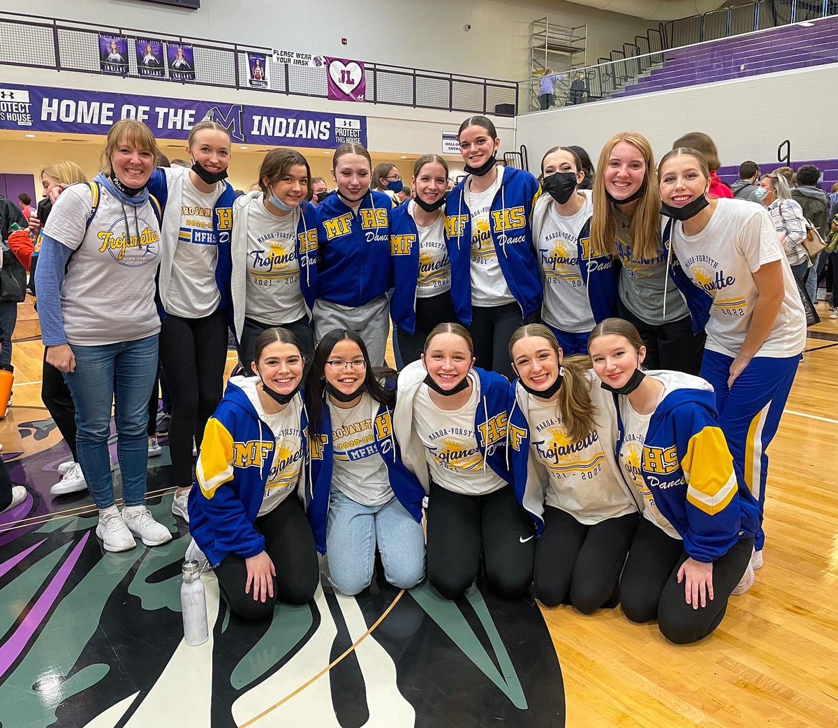 MFHSTrojanettes's tweet image. WE ARE OFFICIALLY IHSA STATE QUALIFIERS!! We will be competing in Bloomington on Friday, January 28. For more information click the link in our bio, we hope to see you there 💛💙