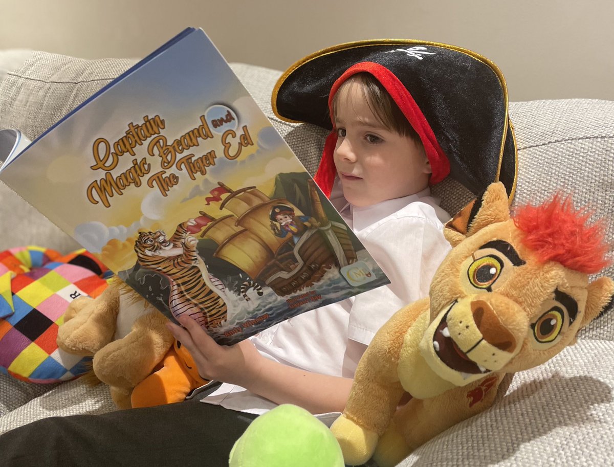 CapMagicBeard's tweet photo. The #weekend bedtime reading with Simba for a lucky #MagicBeard fan.
Get your CMB book here ⬇️⬇️
https://t.co/fWUbHubdXO
#bookstagram #BookRecommendations #WritingCommunity #readingcommunity #EYFS #lovereading #CHILDRENSBOOK #BookTwitter https://t.co/kDGkDlwj1V