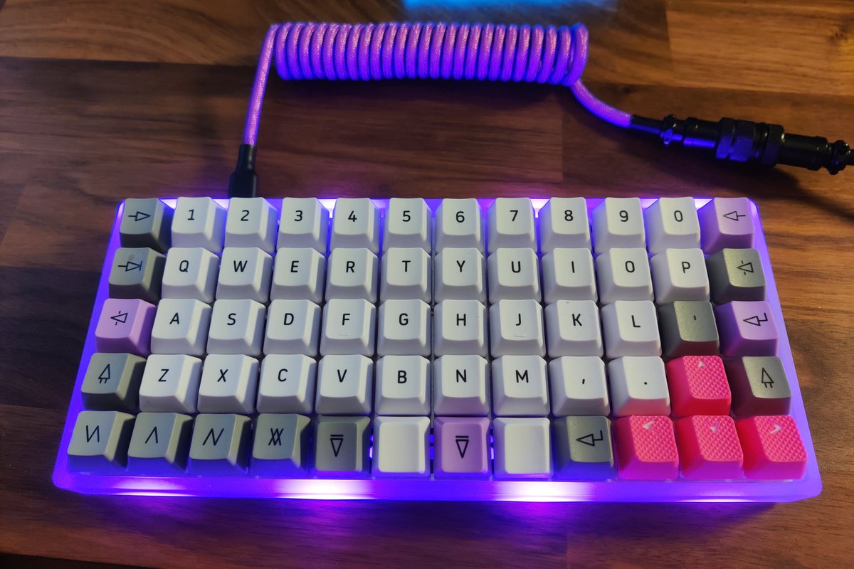 Fancy new cable for my fancy new keyboard.