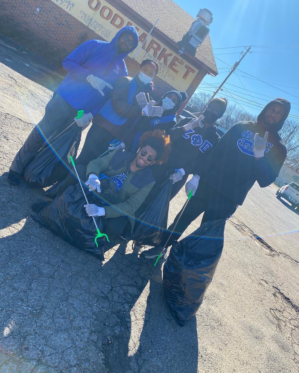 Today, Soror Phillips, Henderson, and Norman participated in the Memphis Rox cleanup as part of the MLK Day of Service. 

Service is what Finer Woman do 💙🤍🕊
#FinerWomanServe #ZPhiB