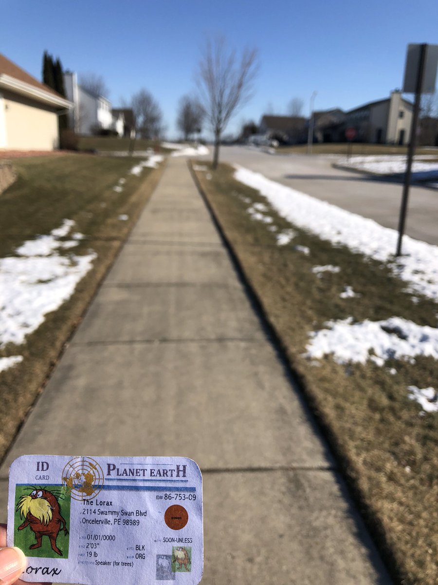 pranavik12's tweet photo. I often walk home from school instead of driving so that I can reduce my ecological footprint!! #apespopulation @franklinlorax https://t.co/ES4w9h09Yj