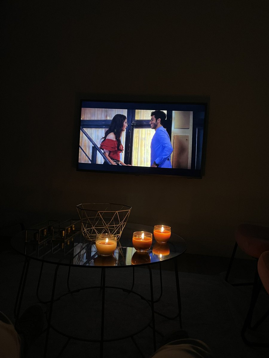 Reconozco que soy de los que llora con las películas. Especialmente con las de amor, con esas historias facilonas que sabes cómo van a terminar pero que aún así las ves. Acabo de ver #TratamientoReal en <a href="/NetflixES/">Netflix España</a> y estoy así ❤️🥰😍