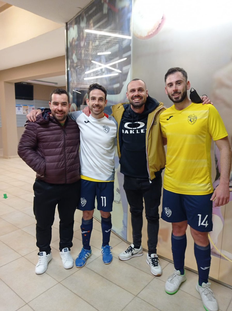 Que gusto de veros. Ya tenia ganas. Gracias por ir a vernos <a href="/7gberna/">bernaaaaarrr</a> #juanma <a href="/Cobacho11/">Cobacho Boluda</a>