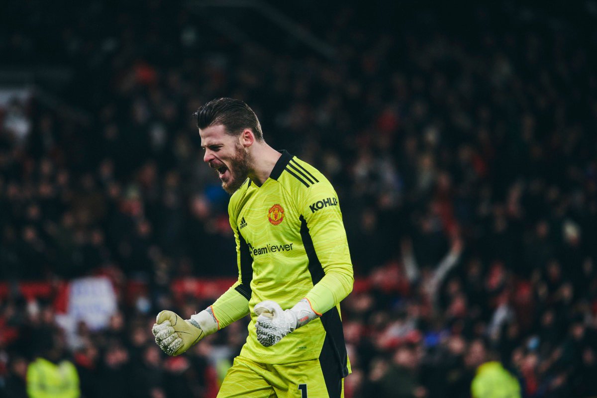 D_DeGea's tweet photo. This is Old Trafford 🔥 https://t.co/x2wk0ohnaf