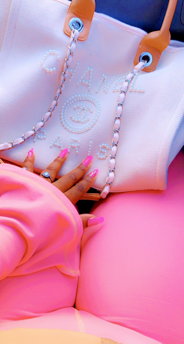 PrettiSmiley's tweet image. Pink Day 💞