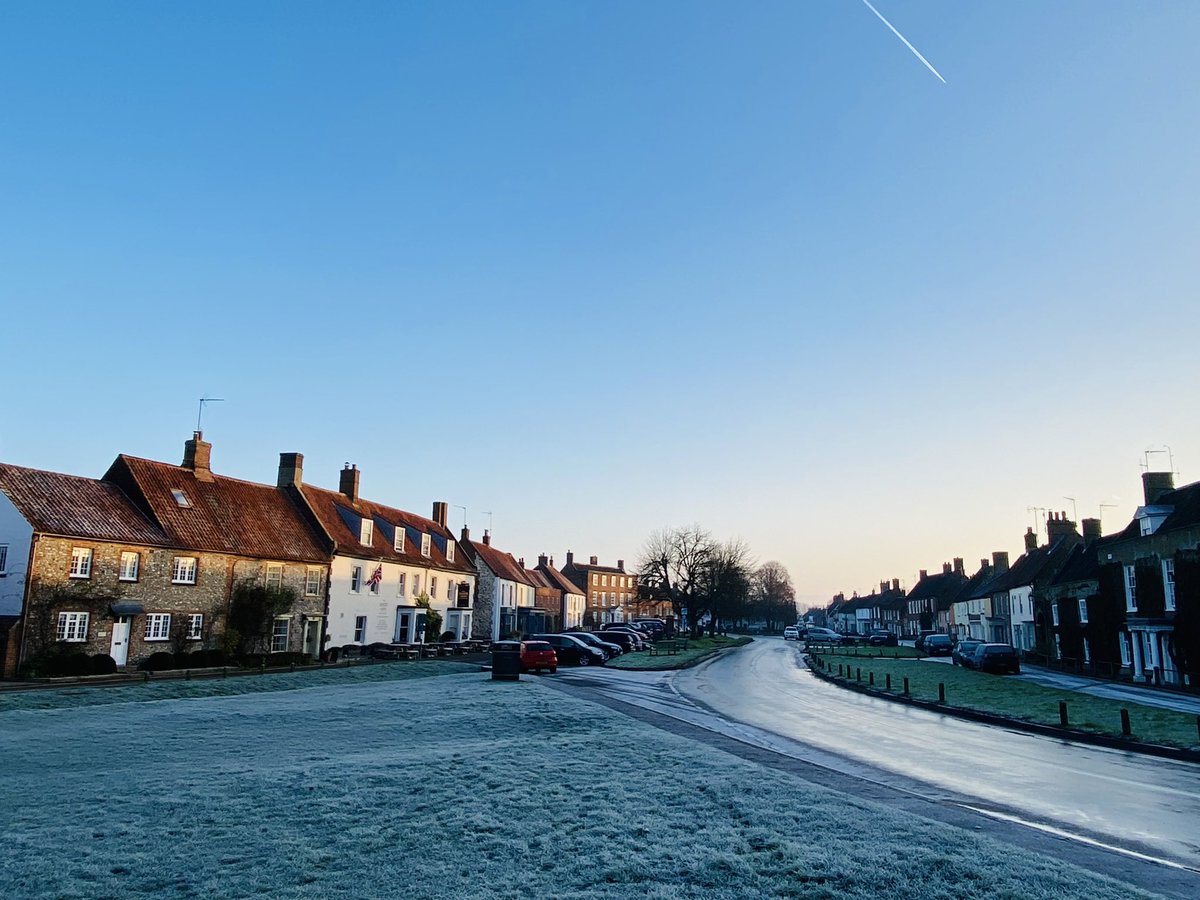 TheBarracuda78's tweet photo. Chilly but lovely time in Burnham Market and Wells. #NorthNorfolk #HosteArms #LordNelson https://t.co/m6vGa8G440