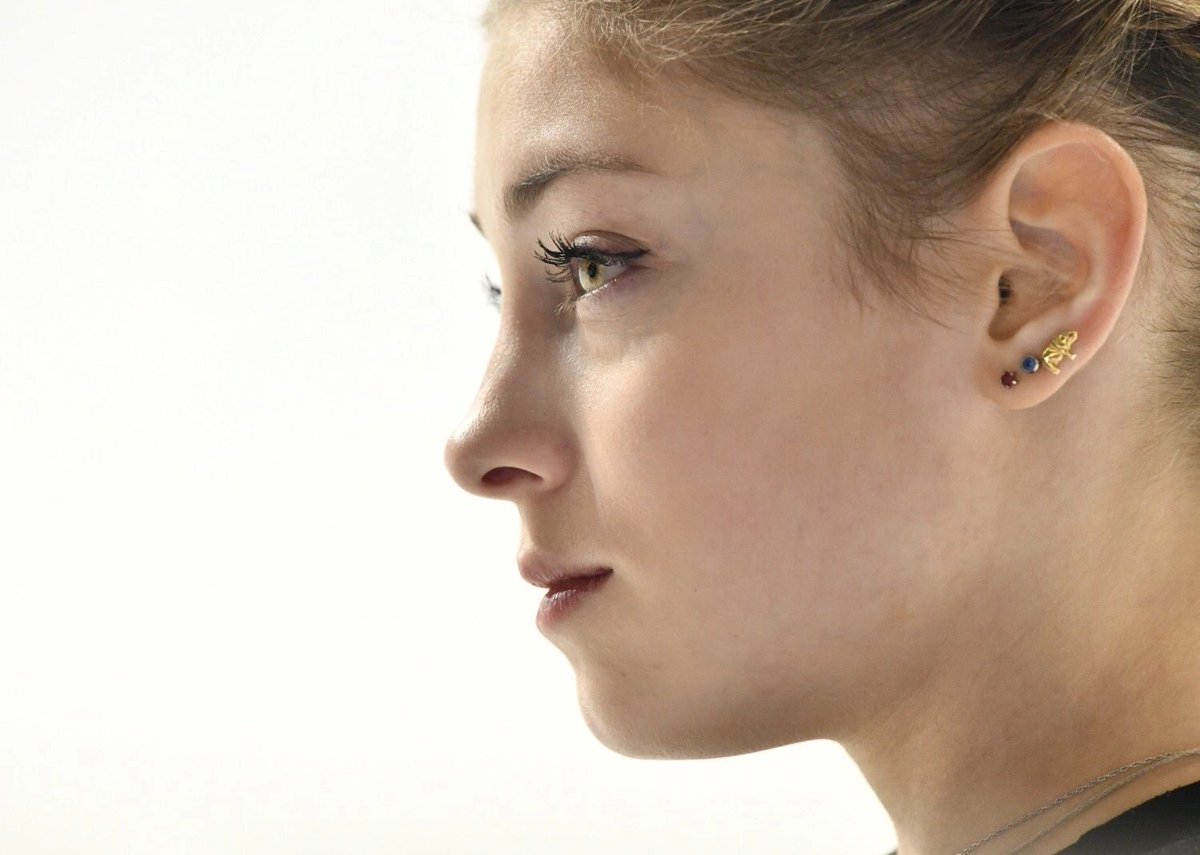 Ее профиль- ❤️ 
#АлёнаКосторная #alionakostornaia 
#コストルナヤ