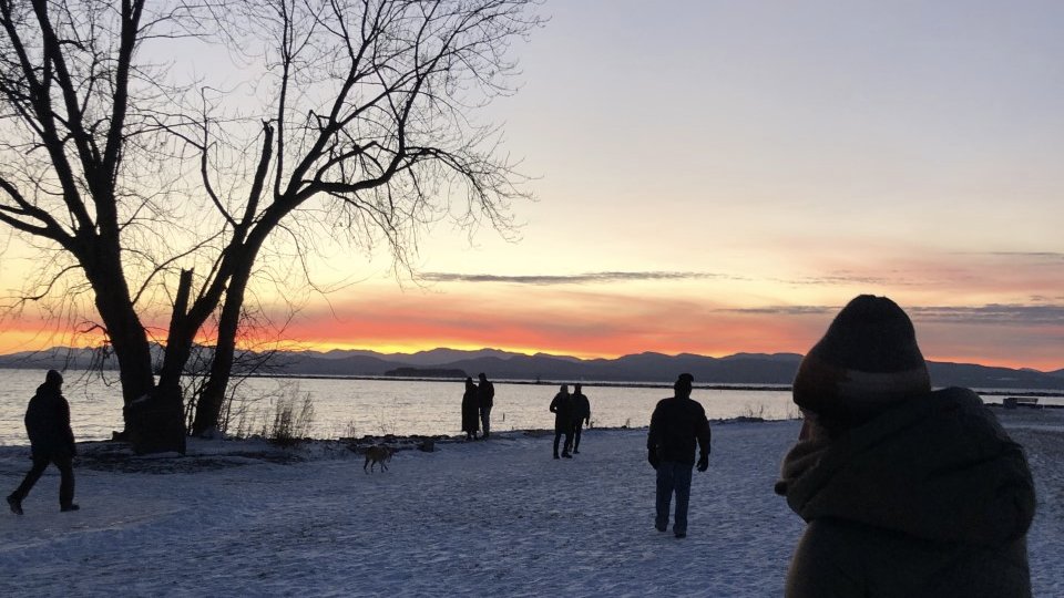NilesFinn's tweet photo. Winter sunset over lake champlain 😍 #midd #blessed https://t.co/NOm59reK1p