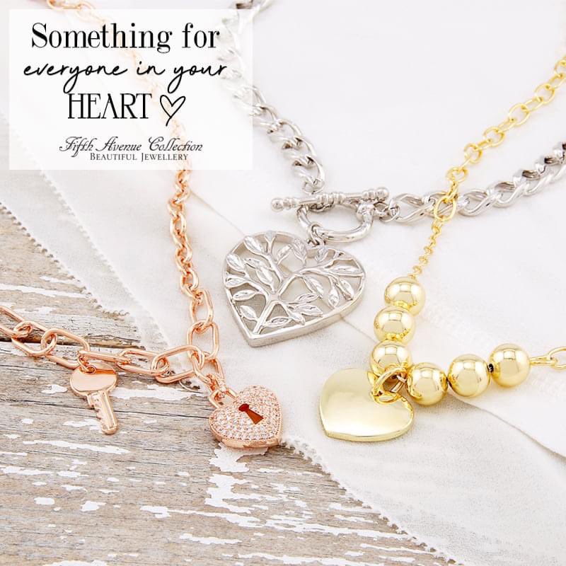 ImStaceyKate's tweet photo. Valentines Day is coming! #SupportCanadian #SupportSmallBusiness #SupportHomeBased https://t.co/9vfLlrvvxo https://t.co/OvPldBCUQG