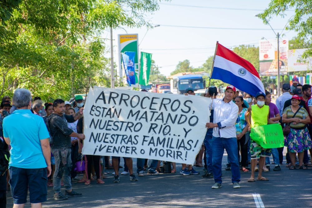 Crecen las movilizaciones y cada vez son mas las personas que piden la renuncia de Ariel Oviedo por la muerte del Manifestante.