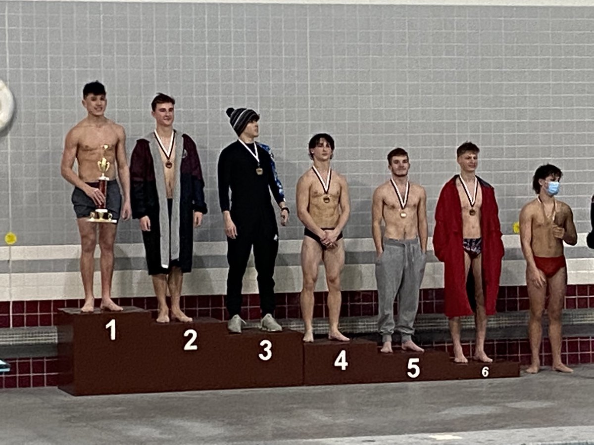 jennypnolan's tweet photo. So proud of @NickHardy7 CHAMPION of 2022 Mishawaka Invite with a PR score of 503.2 and Mathias Vanderzwaag 7th place! Go Lions!!💙💛💦 @ElkhartHSSports @DiveElkhart https://t.co/1RwwE4Pi9n