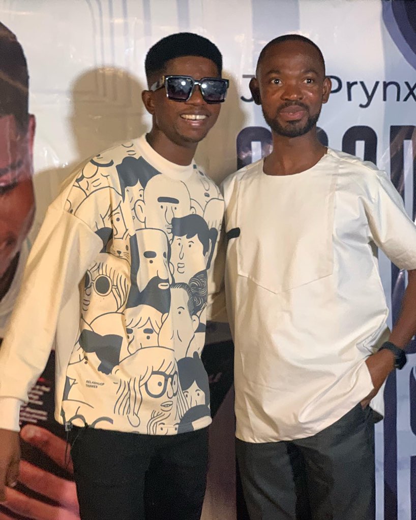 Vbuqsworld's tweet photo. It was all love at Music artiste @JuxPrynx Good News Listening Session at Cockpit Bar & Lounge inside Osu 🔥🔥
#GoodNewsEp #Vbuqs https://t.co/VsVh4EcOtV