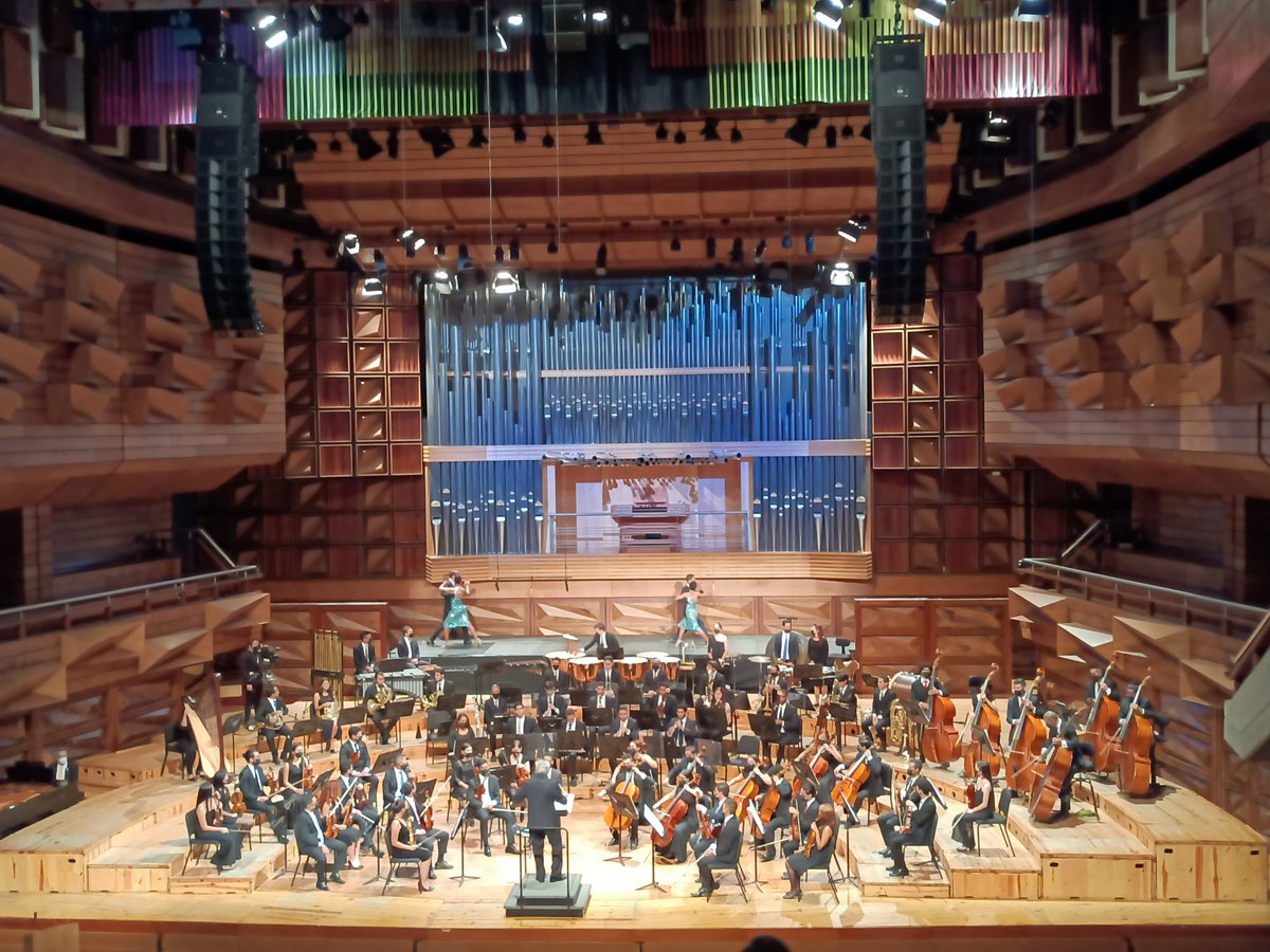 Concierto de Homenaje a Astor Piazzolla, interpretado por la Orquesta Juan José Landaeta bajo la dirección del gran maestro Alfredo Rugeles, en la Sala Simón Bolívar del Centro Nacional de Acción Social por la Música.

Gracias @cnaspm por tan majestuoso evento 👏🏻👏🏻👏🏻