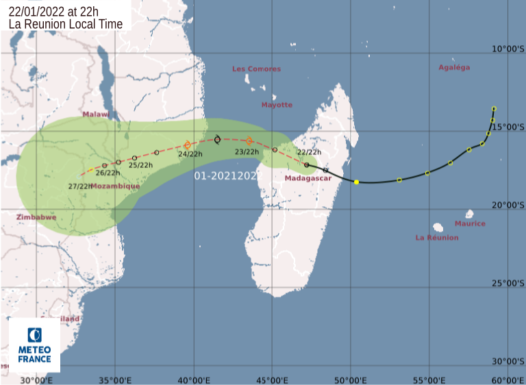 ZIM_CAST's tweet photo. ⚠️🌀 TROPICAL SYSTEM UPDATE 🌀⚠️

Roughly 4 - 5 days before the tropical system (invest 93S), which may become #CycloneAna later on Sunday, could potentially reach Zimbabwe, according to latest projections. 🌀 🇿🇼

N.B. projected path can change at any time. 

(METEO) https://t.co/w9XrjLlBUJ