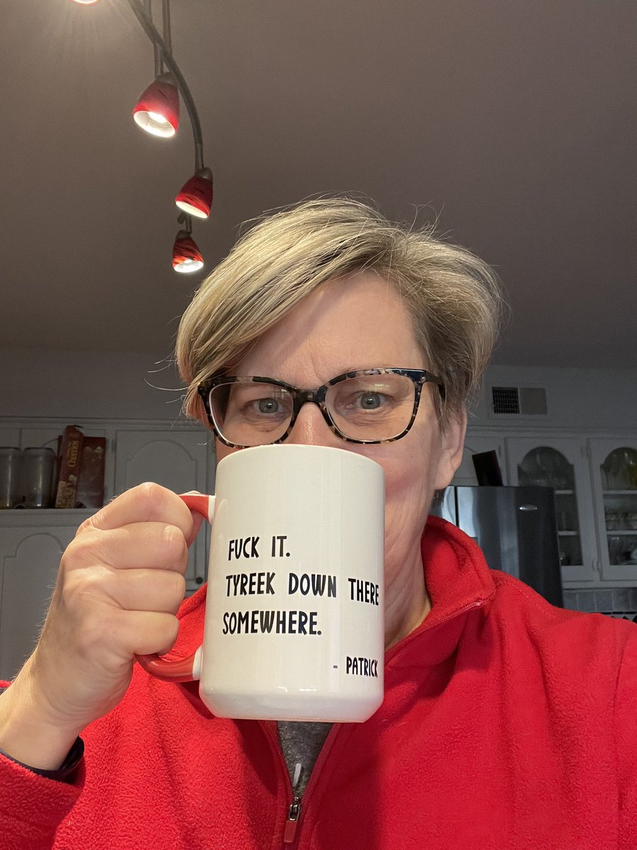 lilybondi's tweet photo. Got myself a new mug @garagedoorappar @PatrickMahomes @cheetah #ChiefsKingdom 🏈🔥 https://t.co/n8EguR06BR