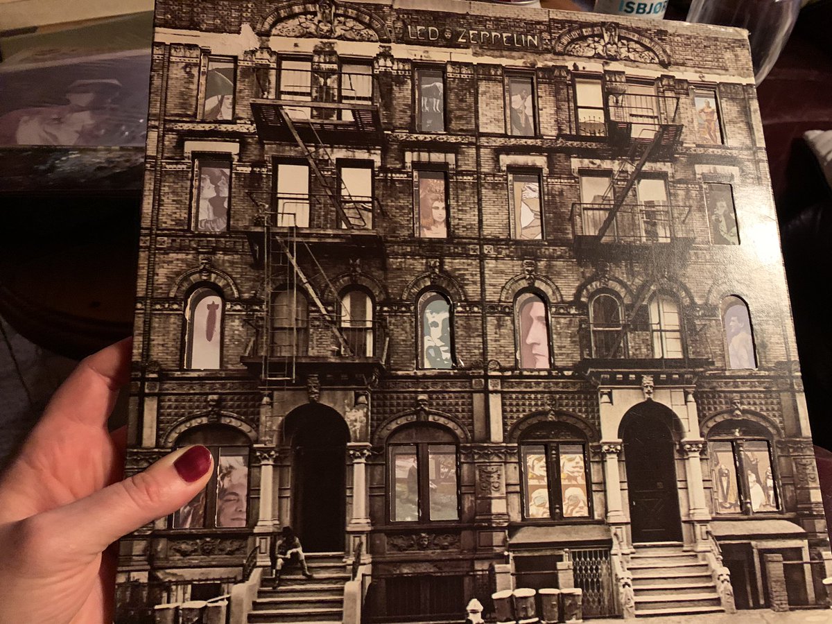 Karrilou🌻🪗 tweet media