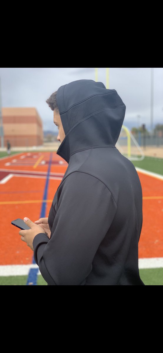 Donell_70's tweet photo. Had an AMAZING time today at Ottawa university! Thank you @Coach_Stebbins for having me out today! @gridironarizona @CoachPerrone @EFHSAthletics @GoEFHSwolves https://t.co/oQQIXK1XJj
