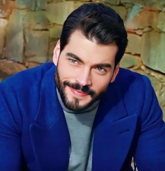 Cemal_Spain's tweet photo. #AkınAkınözü🤍@AkinAkinozu
#KaderiminOyunu🖤#Cemal https://t.co/DMg7U8WNMt