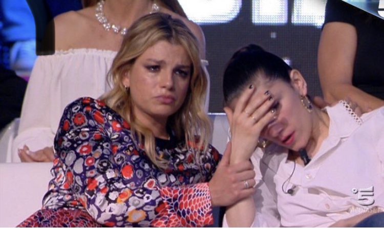 TCDSTV's tweet photo. Noi ridiamo e scherziamo, ma questi si amavano davvero e sono stati separati per colpa della mentalità del tempo.  #CePostaPerTe https://t.co/KAbE7kbMRU
