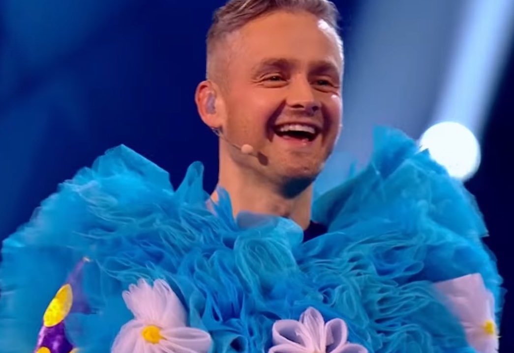 dragonflyn's tweet photo. #TomPoodleChaplinWeLoveU @tomchaplin 🥰your voice is unmistakably 😘 https://t.co/TUn5c8HAcP