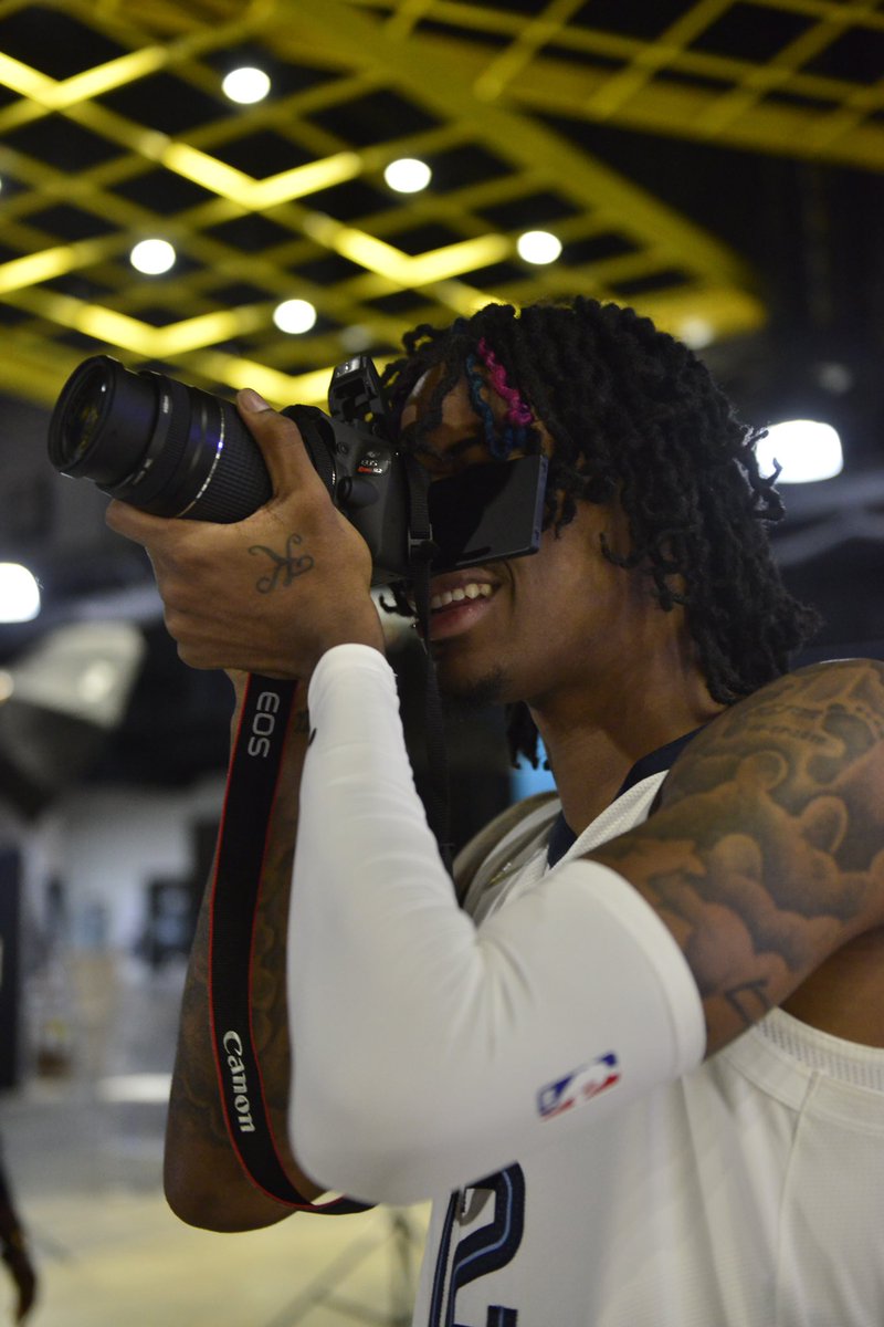 memgrizz's tweet image. Part time photographer. 
Full time hooper. 

Today is your last day to vote for #NBAAllStar ⭐️ 

Hit the RT to vote for @JaMorant