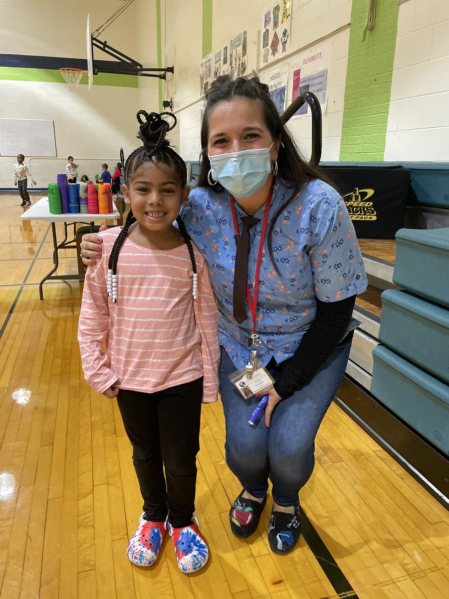 TarrahHemming's tweet photo. This week our Kindergarten friends began learning about penguins in fiction and non-fiction text. To celebrate what we’ve learned so far students dressed up mismatch to be by like Tacky the Penguin. @Elwood_STEM @nicholeribers @MrsKersey4 https://t.co/SBlF59a78K