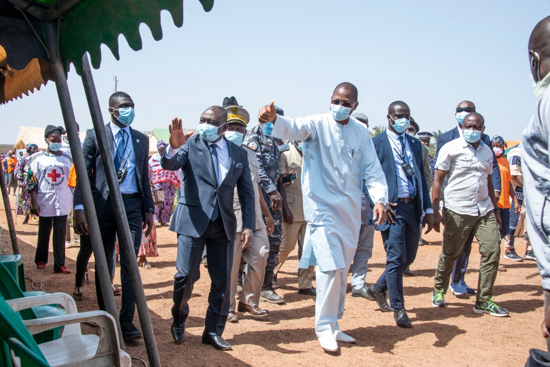 Charles_Kon2's tweet photo. Le Min @Bruno_N_Kone est désormais l'Ambassadeur de l'autonomisation des femmes ds la région de la #Bagoué. C'est ce qui ressort de la célébration de la journée de la femme rurale,à Boundiali,organisée par la #FEGAF,une structure qui œuvre en faveur de la réduction de la pauvreté https://t.co/53lmxB7uFw