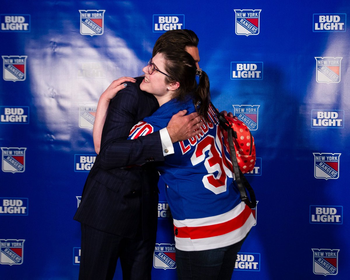 NYR25203's tweet image. Dreams do come true! Thank you so much for making my dream a reality,  @HLundqvist !! So grateful for this moment!! 🤗

Special shout-out to @KevinWeekes for making this moment happen! You’re awesome!

 #NYR #30Daysof30
