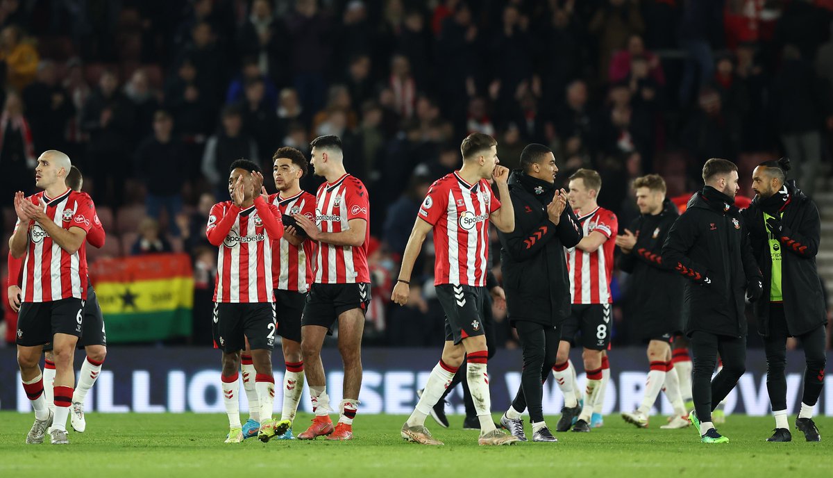 premierleague's tweet photo. Southampton are unbeaten in their last eight consecutive #PL matches (W3 D5), their longest such run since October 2016 (nine matches, W6 D3) 😇

#SOUMCI | @SouthamptonFC https://t.co/ucKu4mYpdz