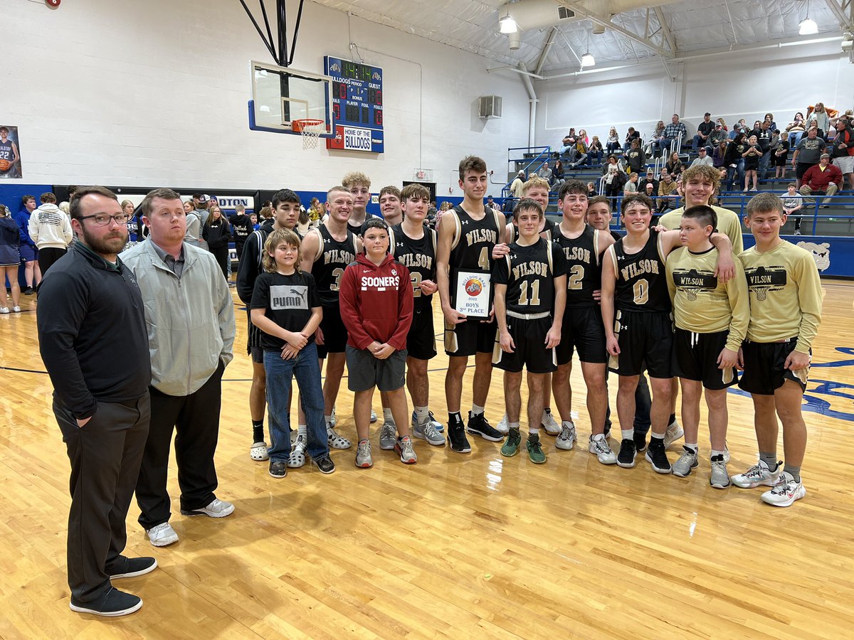 coachmitche11's tweet photo. Eagles take the 3rd place trophy in the Bulldog Bash! #BlackandGoldForever https://t.co/RVkvxiHy7G