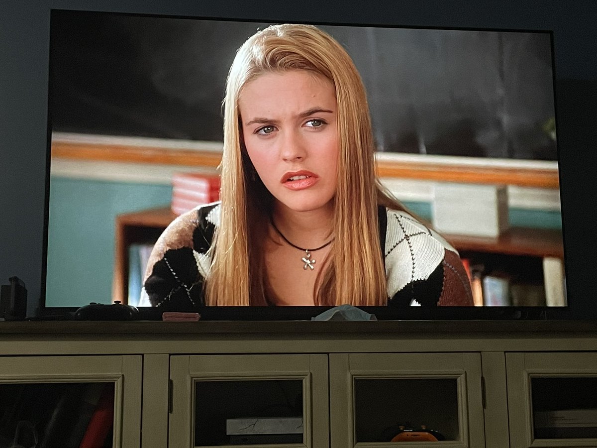 InksLive_'s tweet photo. watching clueless
also 10(ish) days till i start streaming https://t.co/CvJNG95tZf