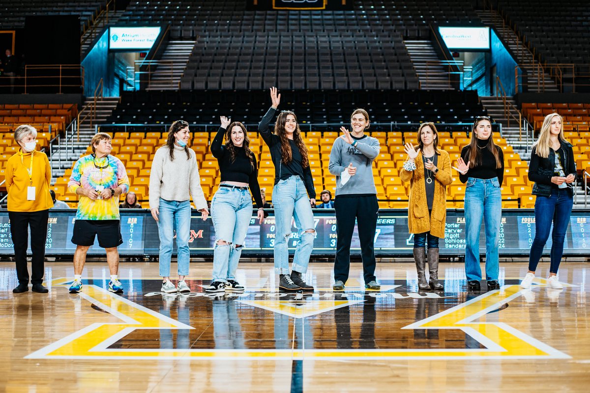 AppStateWBB's tweet image. Thank you to our alumni, who came out to today's game!

#PoundTheStone