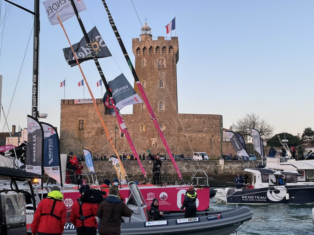 YannickMOREAU's tweet image. « Nacéo,
L’aventure des gens de mer »

sera un espace unique qui partagera notre identité et notre culture maritmes, un lieu qui célébrera les hommes et les femmes qui ont fait naître, vivre et grandir Les Sables d’Olonne.

#pêcheurs #explorateurs #navigateurs #sauveteurs en mer