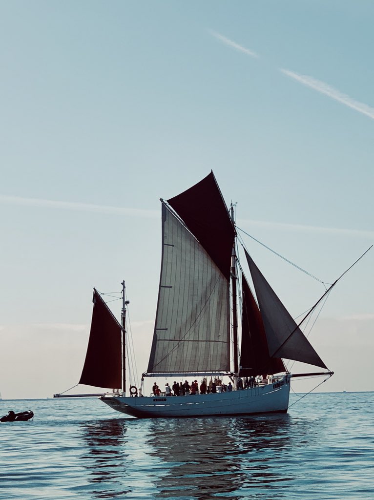 YannickMOREAU's tweet image. « Nacéo,
L’aventure des gens de mer »

sera un espace unique qui partagera notre identité et notre culture maritmes, un lieu qui célébrera les hommes et les femmes qui ont fait naître, vivre et grandir Les Sables d’Olonne.

#pêcheurs #explorateurs #navigateurs #sauveteurs en mer