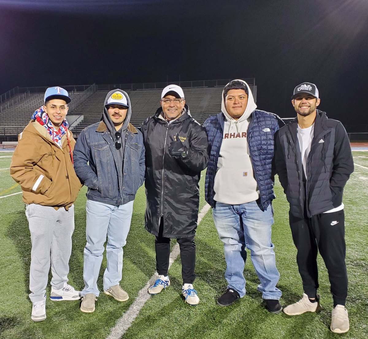 equiralte's tweet photo. It was great going to Sweeny for a soccer game ⚽️👍
I had the opportunity to see 4 of the players of the first soccer team in Sweeny... Albert, Juan, Christian and Bryce, we all made the playoffs in the very first year of the soccer program back in 2015 ⚽️💪🐕 https://t.co/gnw5y5lY0O