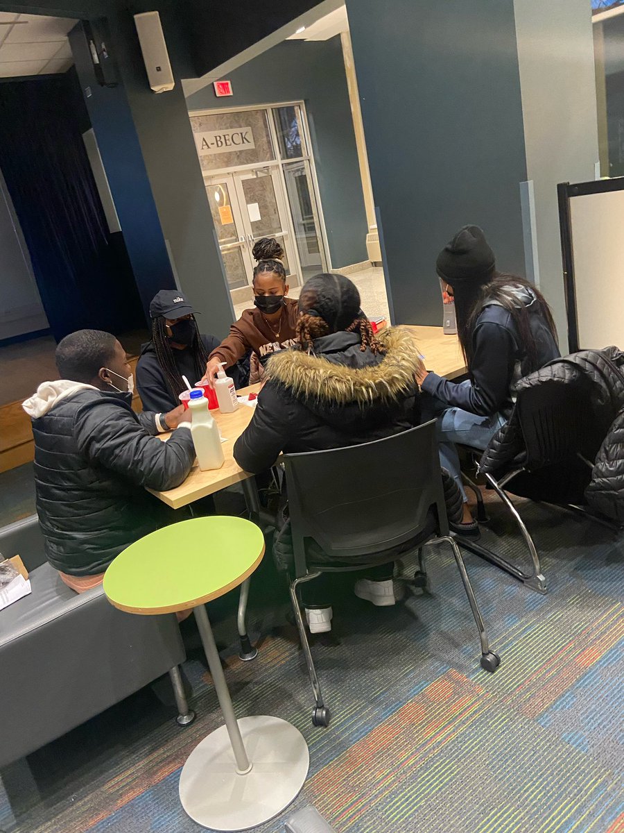 PreaJackson's tweet image. Thank you to everyone that came out yesterday for Level Up Your Nutrition With The Nupes @alphachapternupes! Stayed tuned for future events! 💚🖤🤍