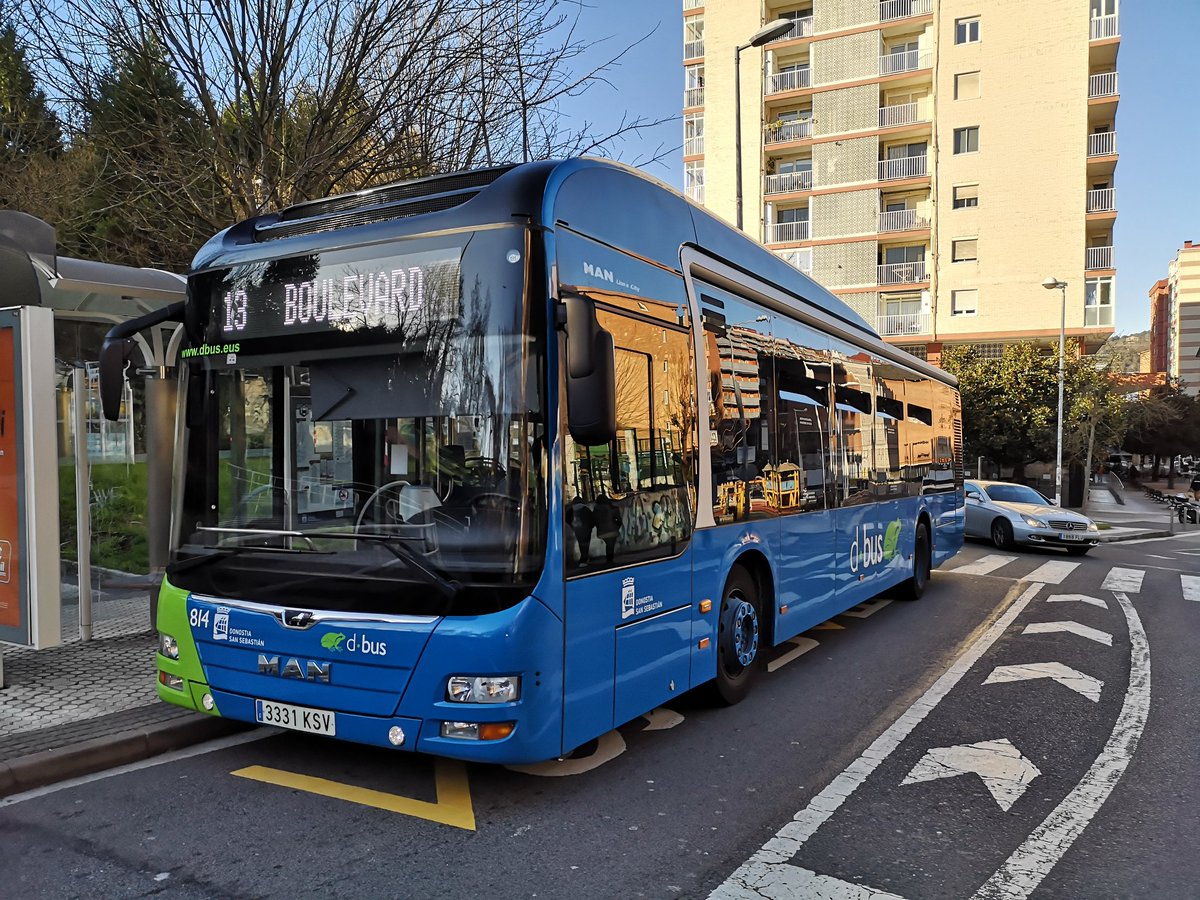 IonRios's tweet photo. Tarde entretenida en la #Linea13 de #DBUS con el 814, MAN Lion's City Hybrid. https://t.co/e3hOa6lvkF