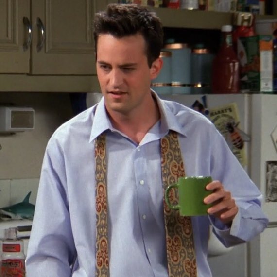 chndlerz's tweet photo. i love chandler bing. send tweet https://t.co/rNSGAyunTx