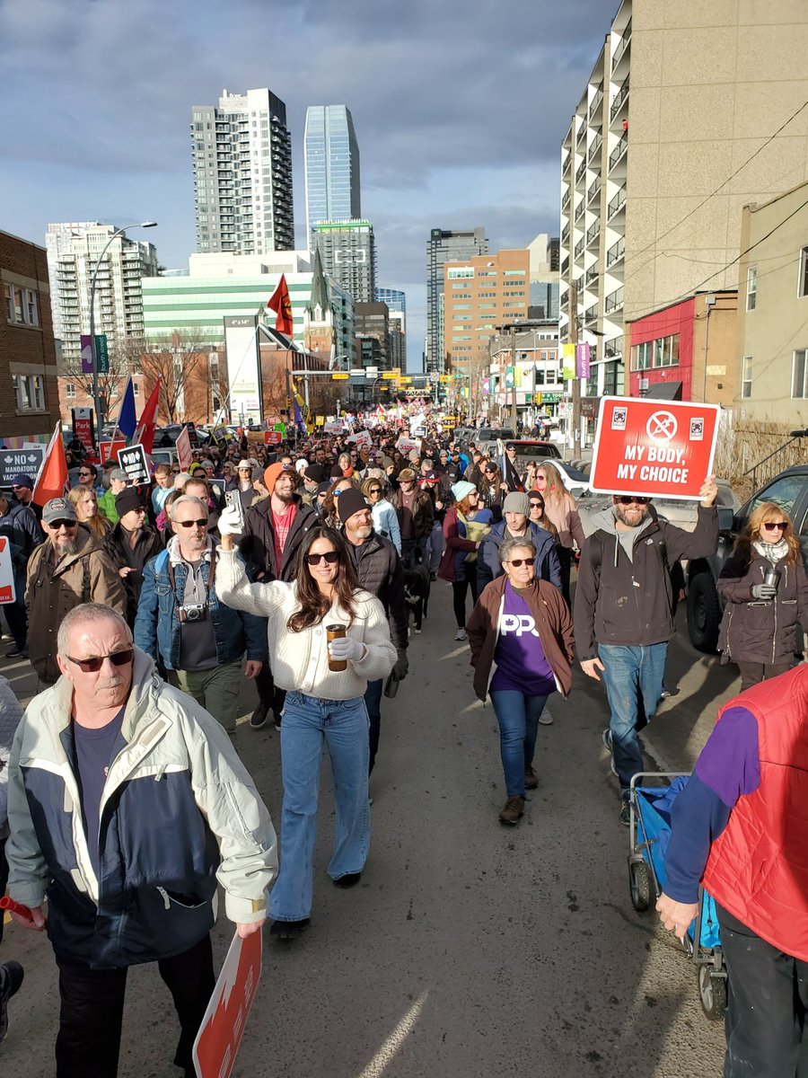 AHCABG's tweet photo. The Calgary Freedom walk  was amazing amazing amazing!!! Never seen so many  people!!!✌✌✌🇨🇦🇨🇦🇨🇦 https://t.co/90OqKOr1FC
