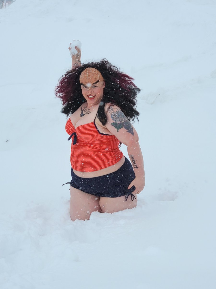 tlharnoQ tweet media