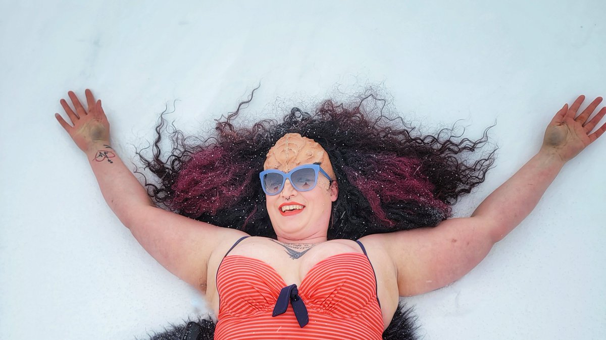 tlharnoQ tweet media