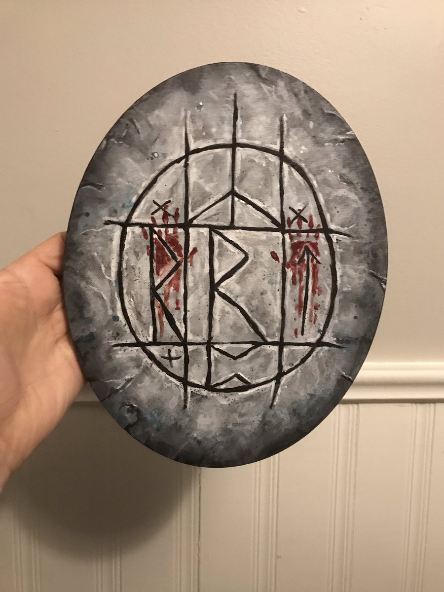 Painted up this oval shaped canvas and made a rune from MIDSOMMAR!
#midsommar #a24!
@MidsommarMovie @A24 https://t.co/vHYPRLZElQ.